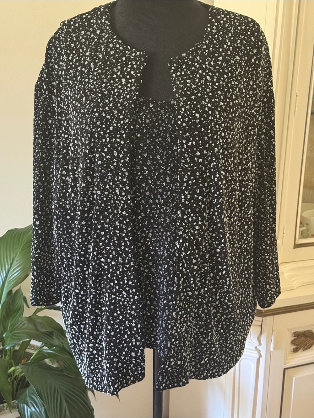 Womens Black Floral Button-Front Two-Piece Jacket & Tank